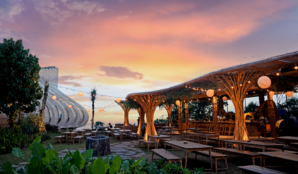 Menikmati Suasana Santai di Beer Garden Naples